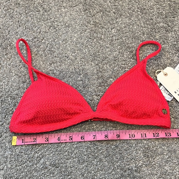 Billabong | NWT Chasing Tides Ceci Triangle Bikini Top in Fuego - Picture 7 of 12